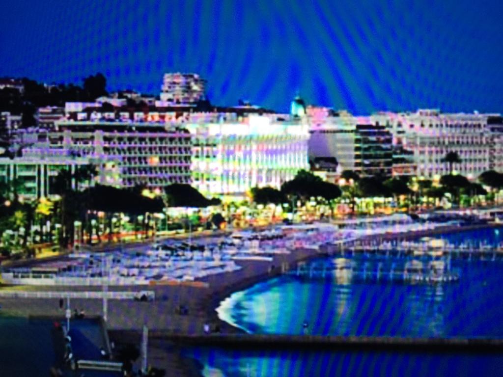 2 Pieces Rue Hoche * Cannes
