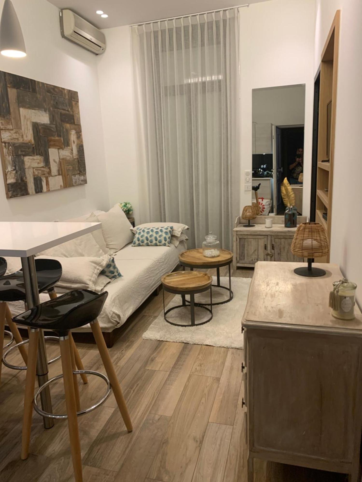 2 Pieces Rue Hoche Apartment *